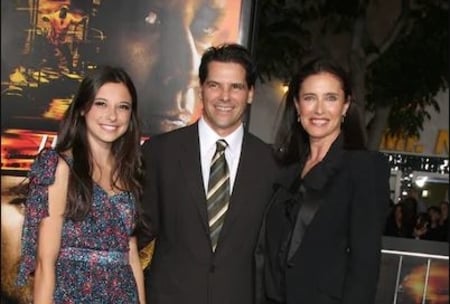 Julia with her Father and Mother at the movie premiere